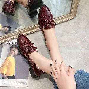 New pointed toe flat tassel Oxfords